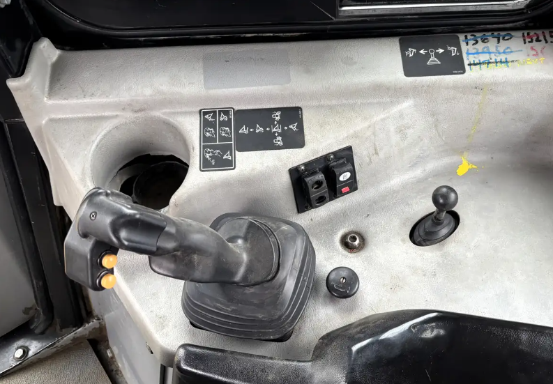 2012 CATERPILLAR CAT D6T LGP Dozer for Sale